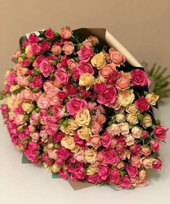 Букет "Фонтан нежных чувств" из 101 кустовой розы 6666.